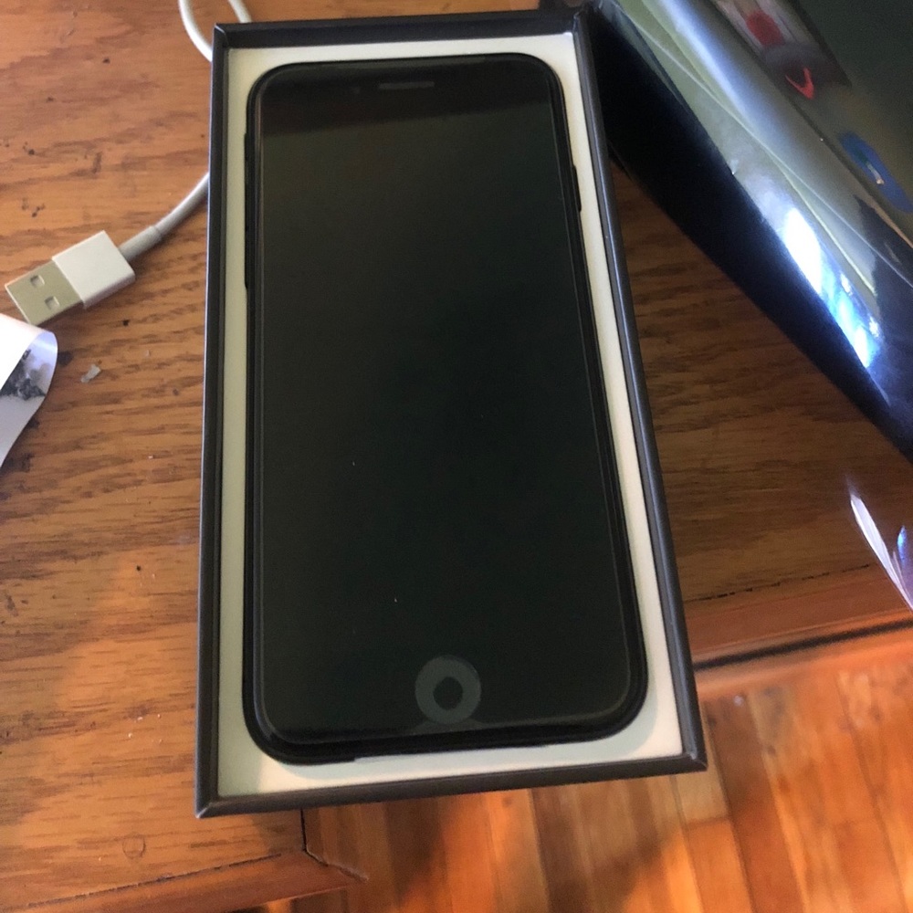 Jet black 7+